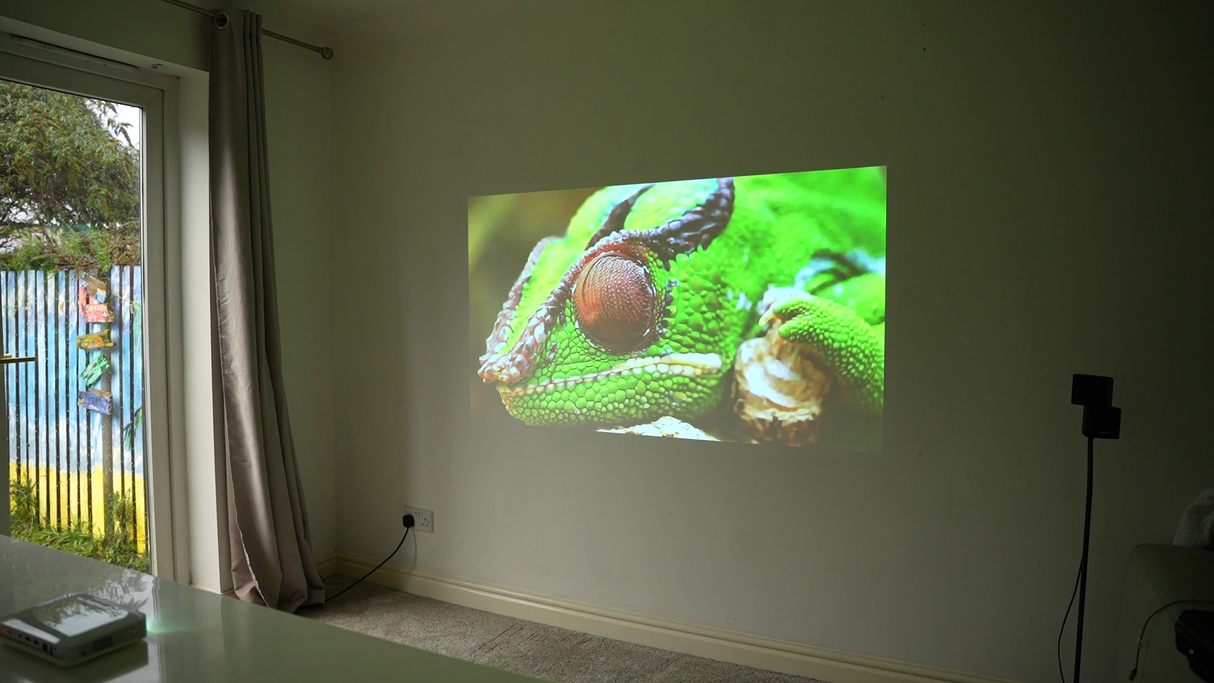 Pico Genie M550 Plus 4.0 1080p Smart Projector (650 lms Full HD Ultra Portable)